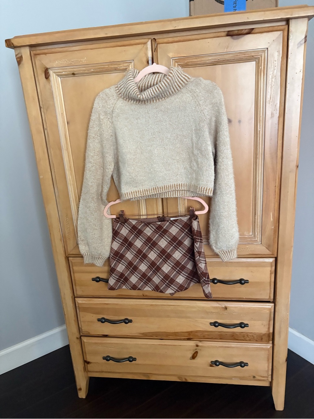 Altar’d State M 2 Piece Fall Outfit Cropped Sweater Plaid Skort - Picture 2 of 11